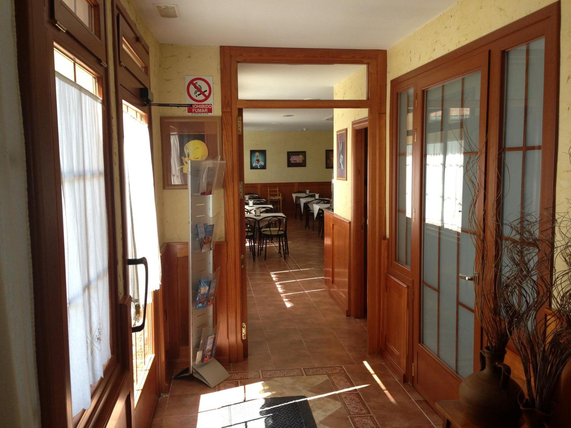 Hostal San Martin Сан-Мартин-де-ла-Вега Экстерьер фото